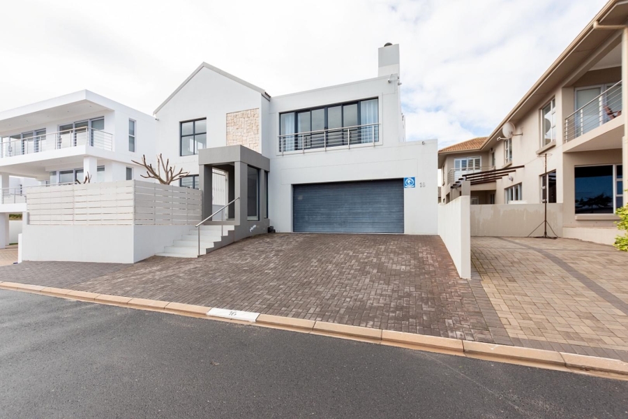 5 Bedroom Property for Sale in Calypso Beach Western Cape